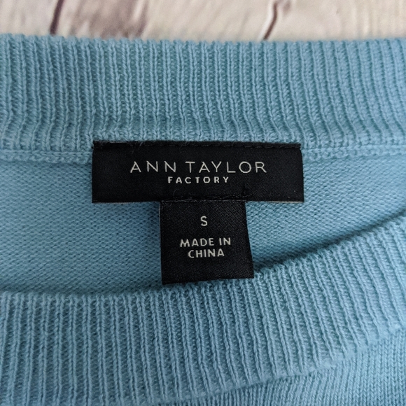 Ann Taylor Factory Long Sleeve Sweater Small - Picture 5 of 5